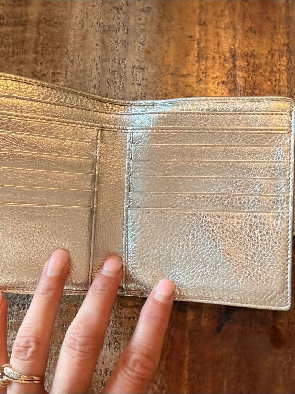 Gucci Brown Box with Gold Logo - Picture 6 of 7